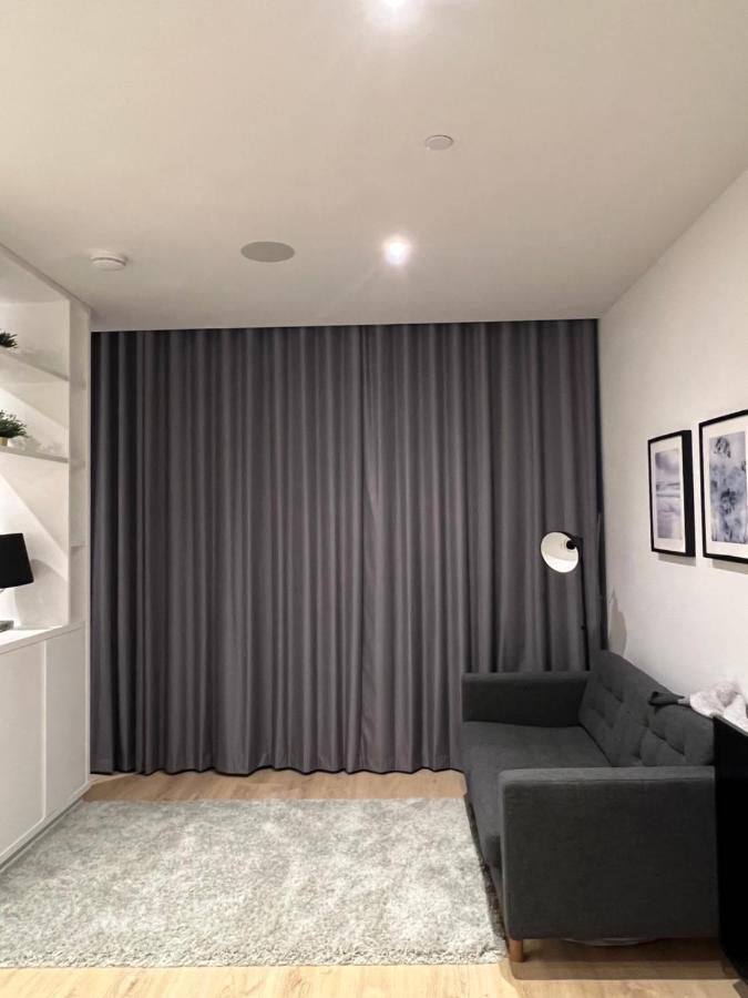 London Luxxe Suites & Apartments - London Heathrow Airport, Terminal 1 2 3 4 5 Хилингдън Екстериор снимка
