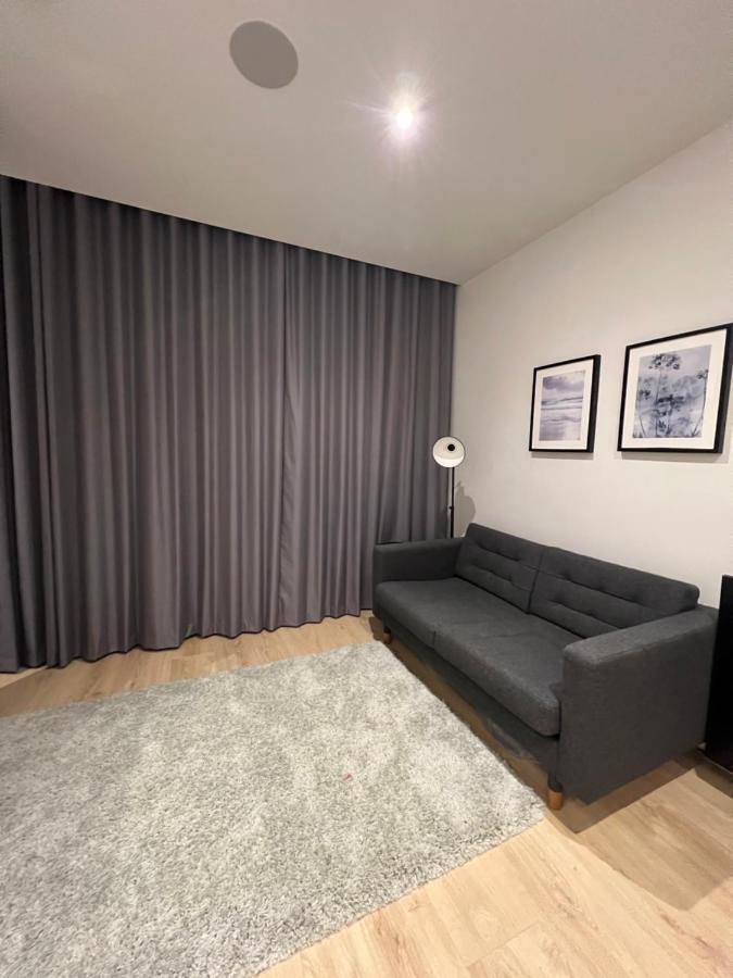 London Luxxe Suites & Apartments - London Heathrow Airport, Terminal 1 2 3 4 5 Хилингдън Екстериор снимка