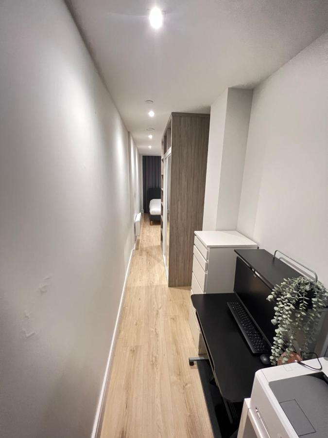 London Luxxe Suites & Apartments - London Heathrow Airport, Terminal 1 2 3 4 5 Хилингдън Екстериор снимка